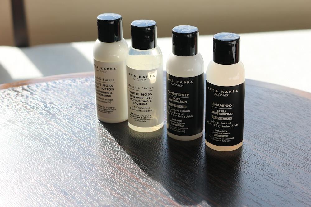 Hyatt Regency Naha, Okinawa Hotel Ngoại thất bức ảnh A selection of toiletries