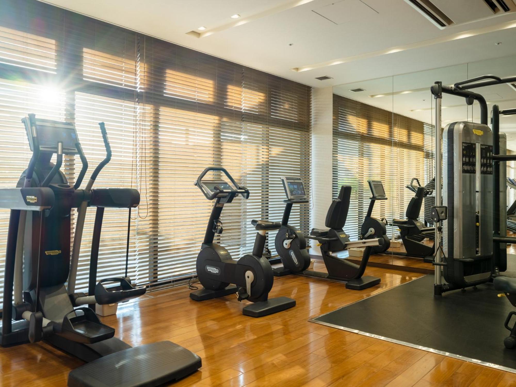 Hyatt Regency Naha, Okinawa Hotel Ngoại thất bức ảnh A gym in a hotel