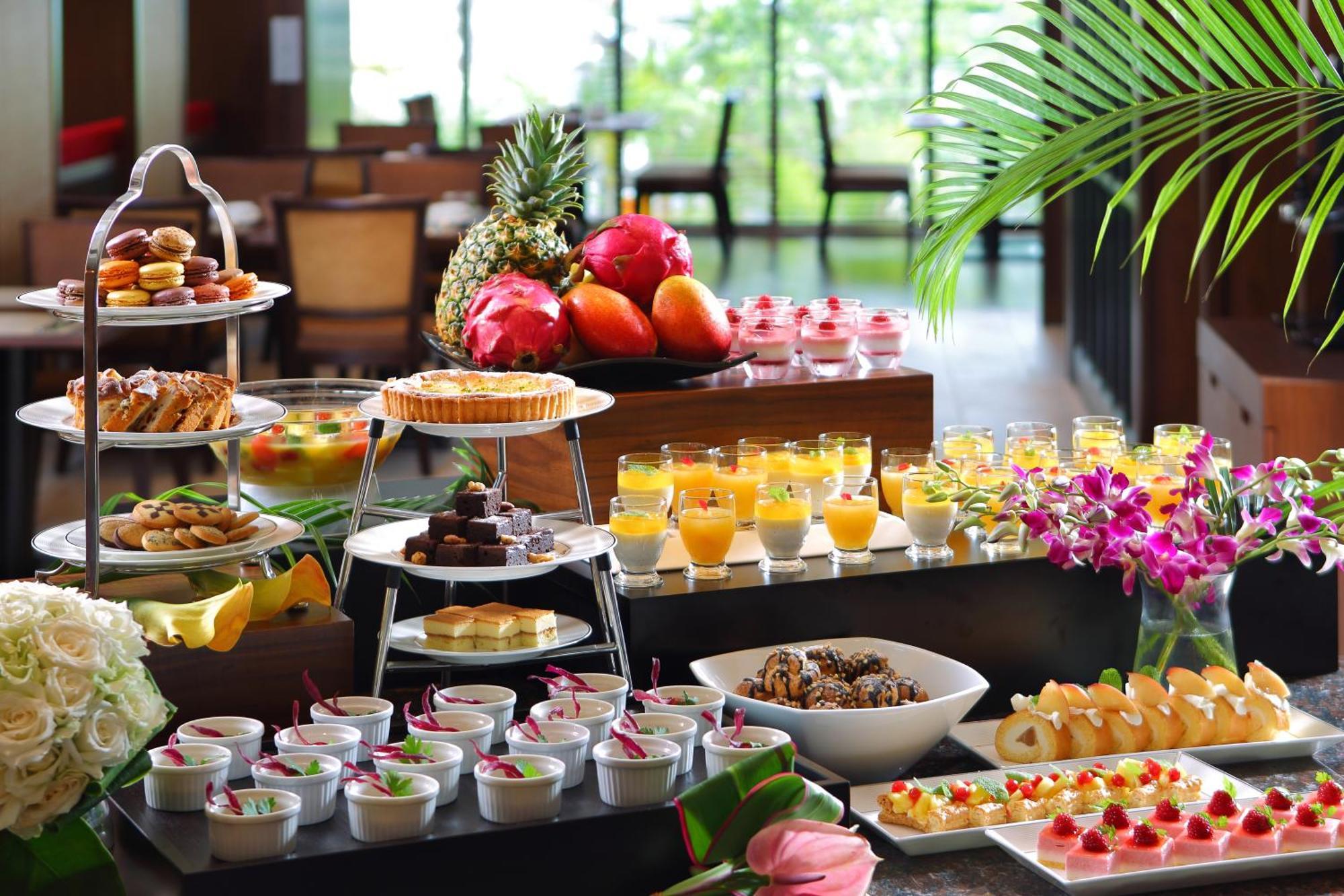 Hyatt Regency Naha, Okinawa Hotel Ngoại thất bức ảnh A dessert buffet